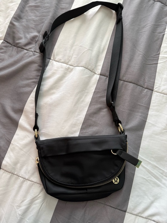lululemon athletica Handbags - lululemon athletica Black Nylon Crossbody with Gold Hardware